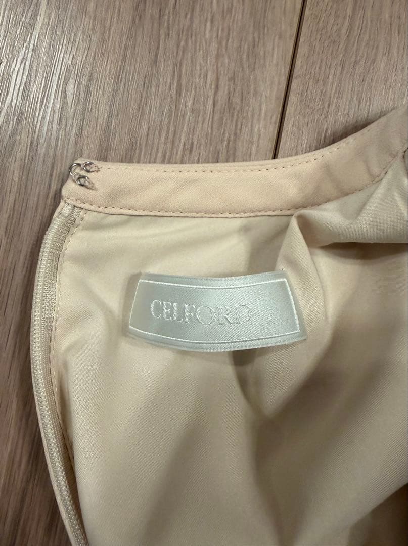 CELFORDセルフォード ボウタイプリーツワンピース セレモニーピンクベージュ