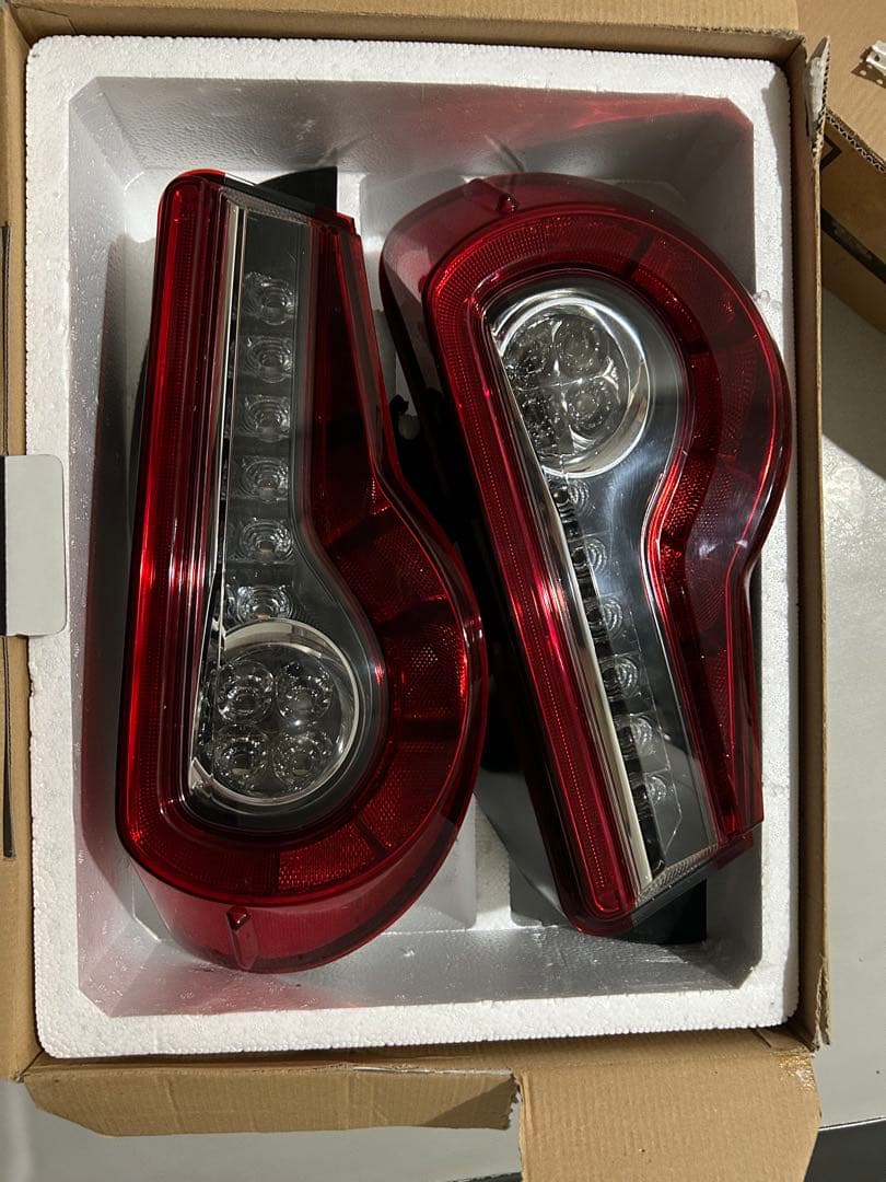 86 zn6 純正テールランプ　2個セット