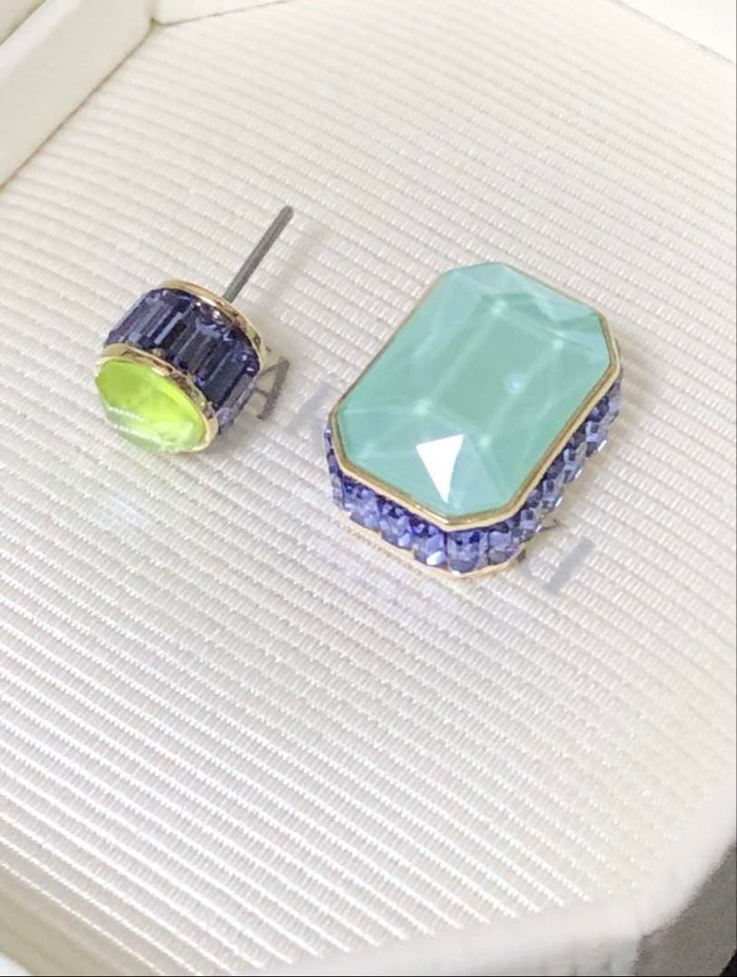 ★スワロフスキー★Orbita スタッドピアス オクタゴン ブルーグリーン