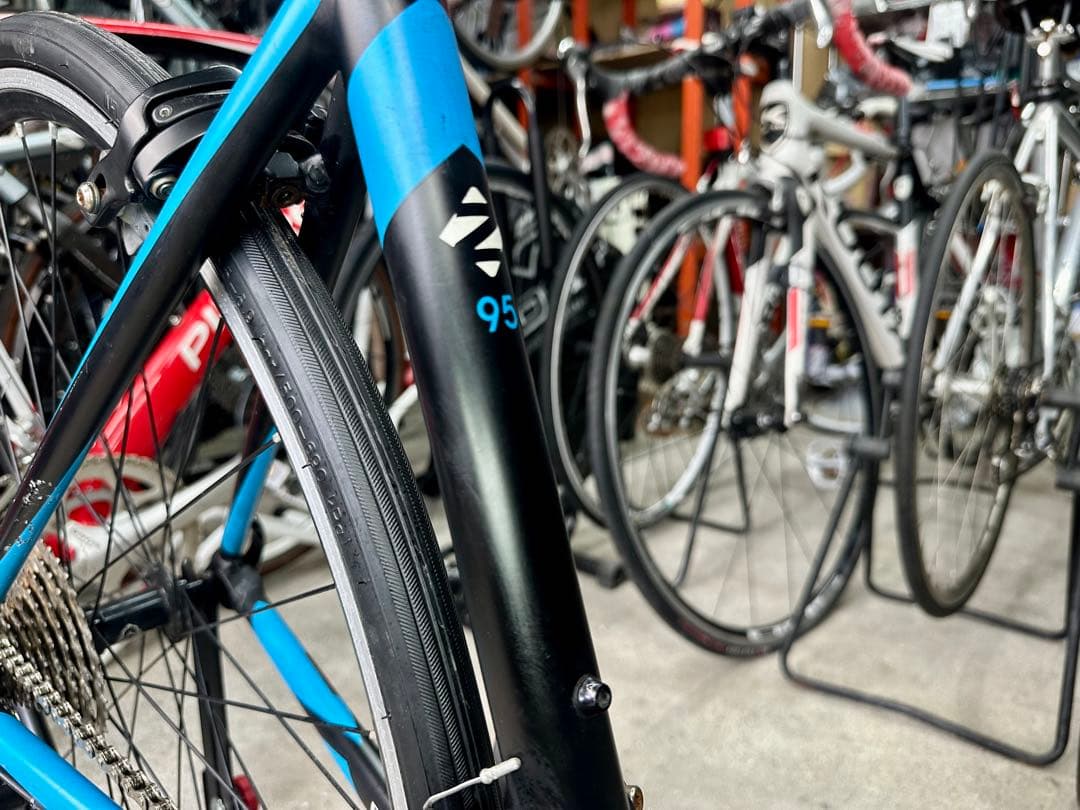 基本分解発送送料無料！完成車配送等ご相談ください！FELT Z95 新品タイヤ