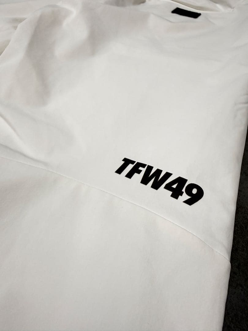TFW49 パンツ XLホワイト 新品未使用（タグなし） 裾ドローコード付き
