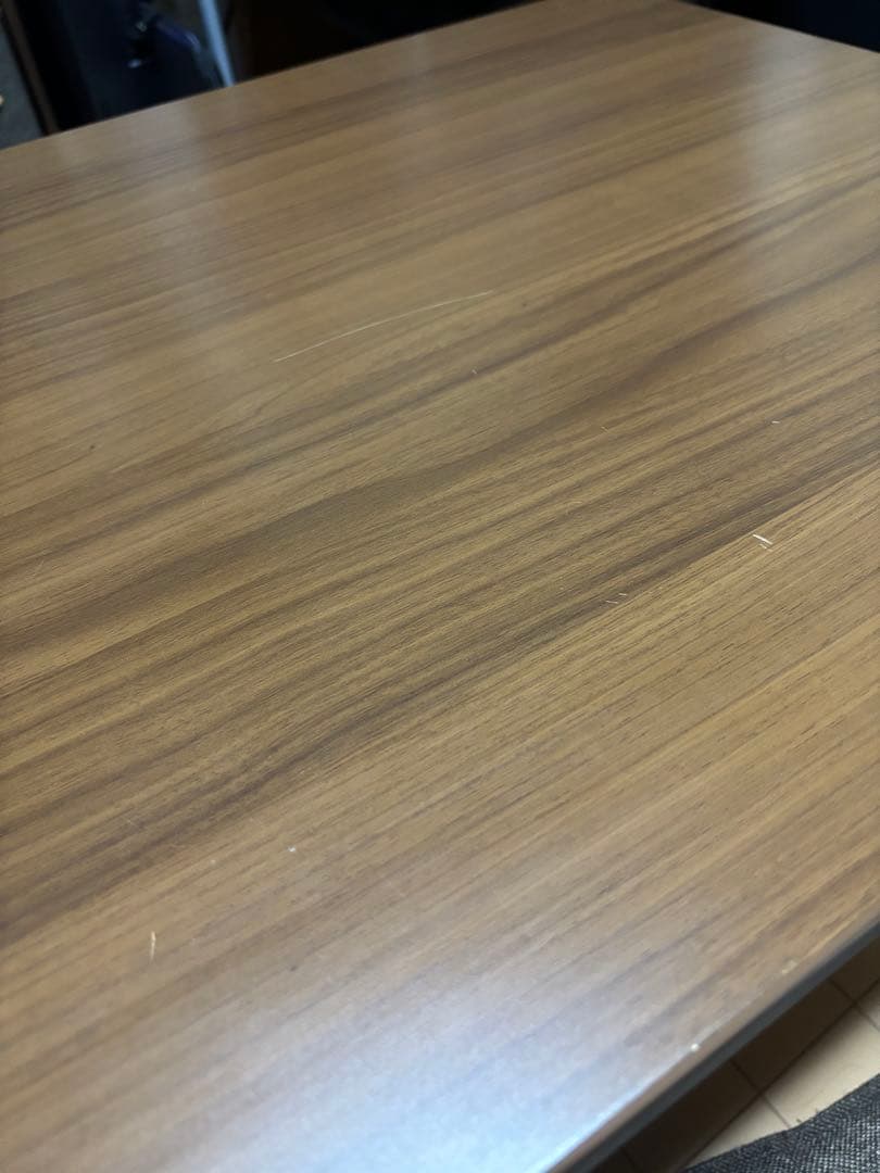 伸縮式キャスター付きセンターテーブル