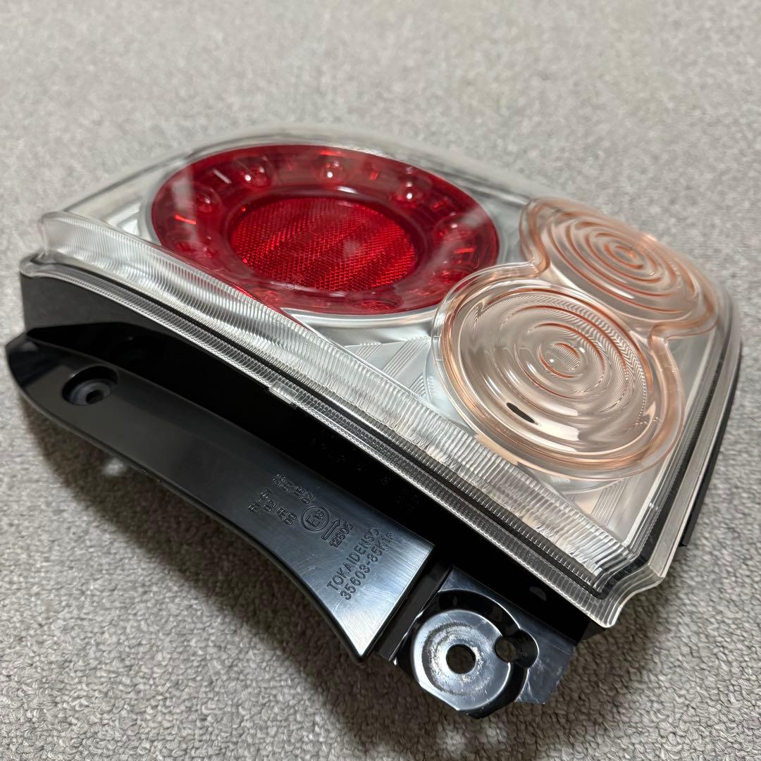スズキ純正 アルトラパン ショコラ HE22S テールランプ左右 ジャンク扱い