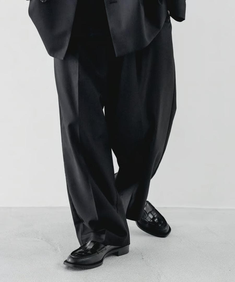 ［CTHY］TWILL WIDE TAPERED SLACKS（Black）
