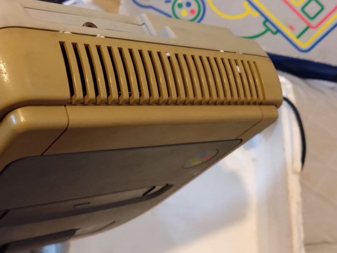 スーパーファミコン　本体　箱付き説明書あり　おまけソフト1つ