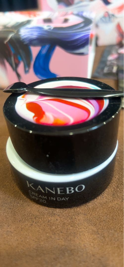 KANEBO　クリームインデイ　リミテッドエディション