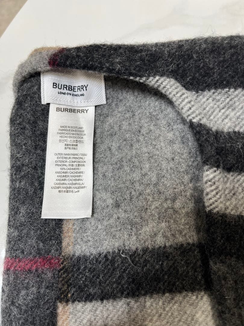 BURBERRY チェック柄ポンチョ