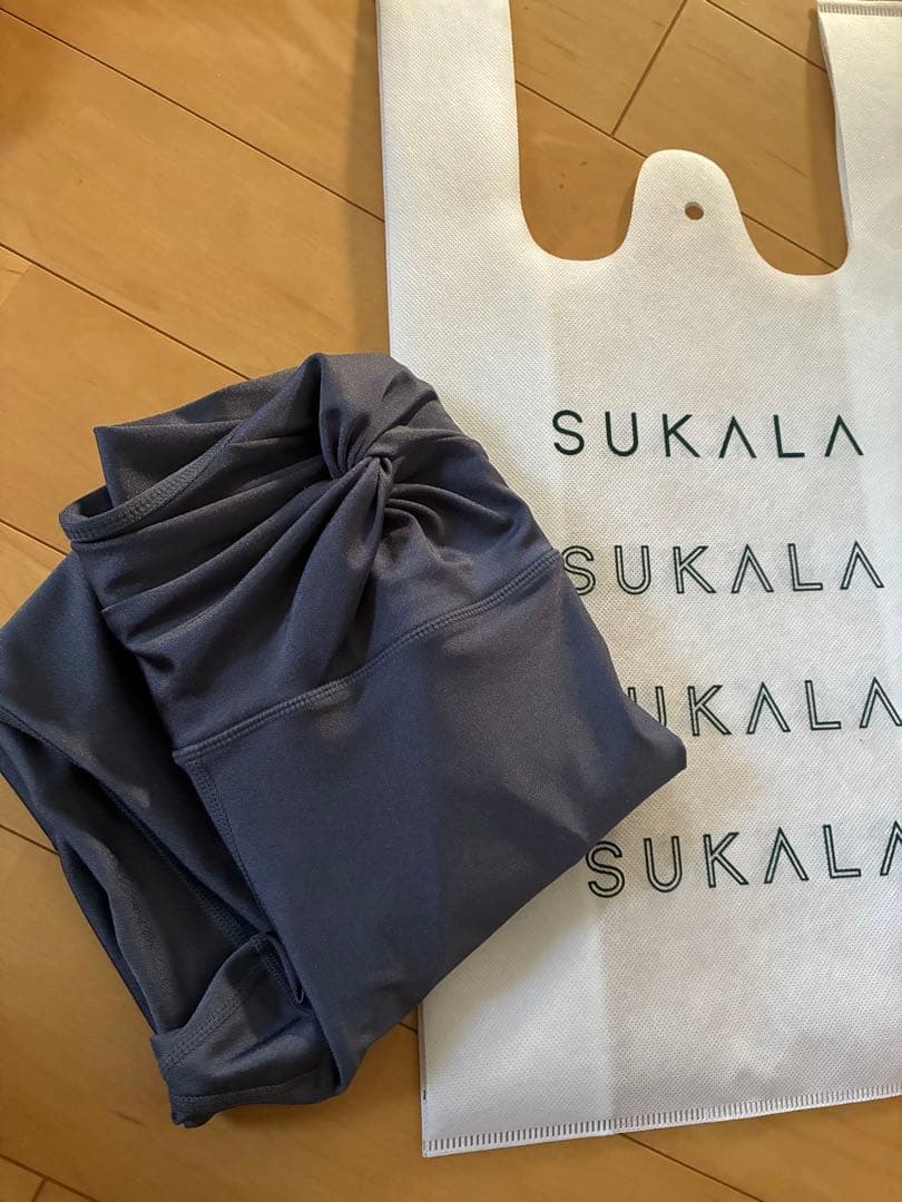 SUKALA ヨガパンツ スモークブルー ツイストウエスト ヨガレギンス