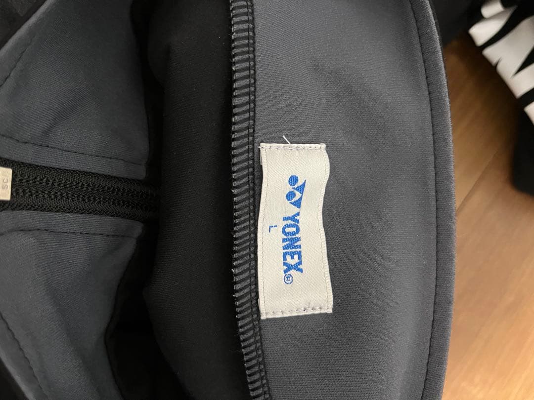 YONEX ジップアップジャケット 黒　Lサイズ
