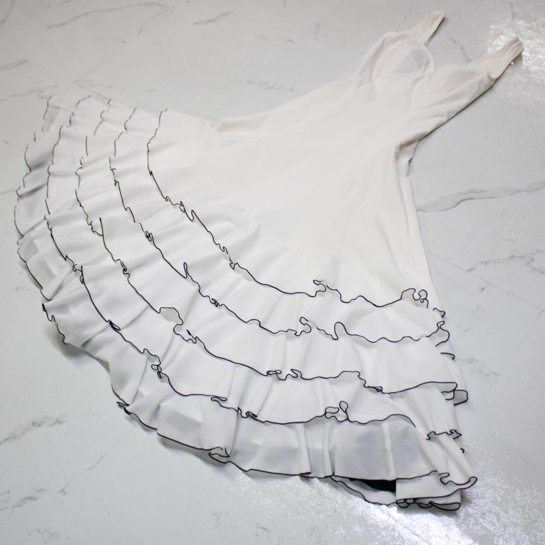 【美品 フラメンコ衣装】ホワイト アトリエ貴美恵 ワンピース ドレス 白