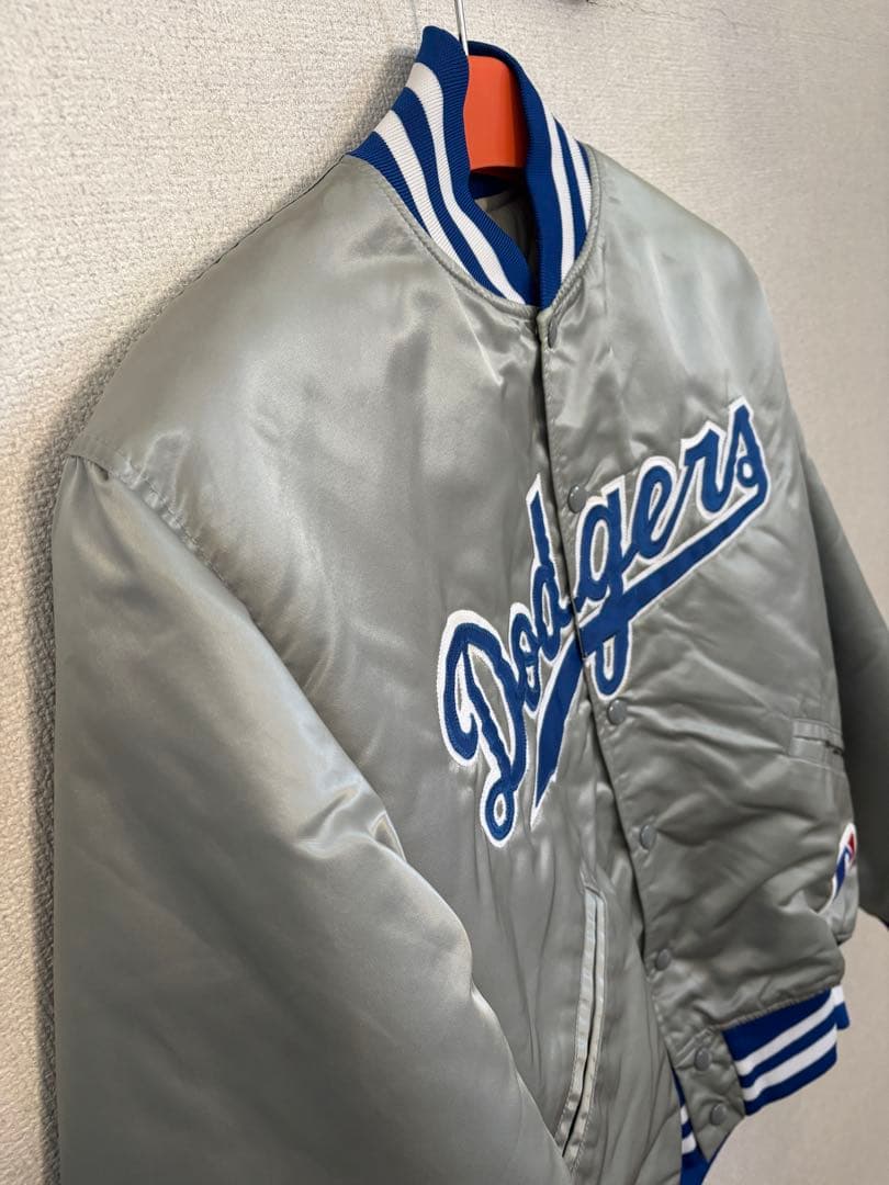 レオン Dodgers サテンジャケット シルバー