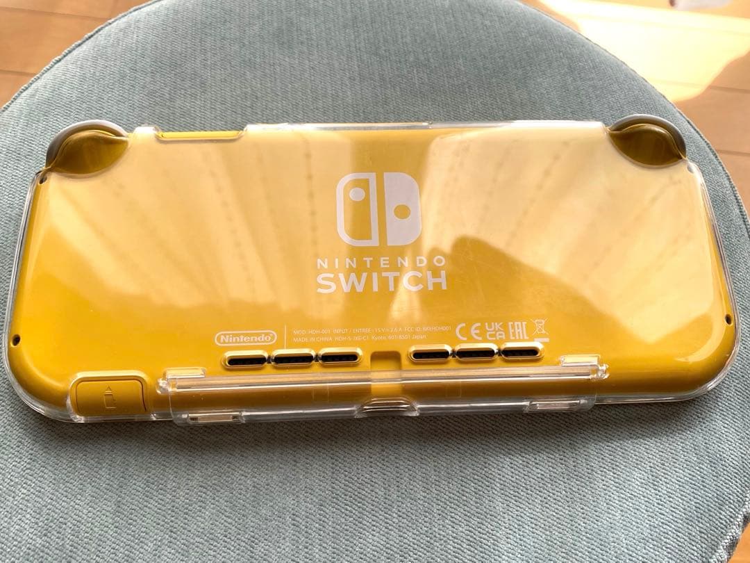 Nintendo Switch Lite イエロー本体 カービィケース付