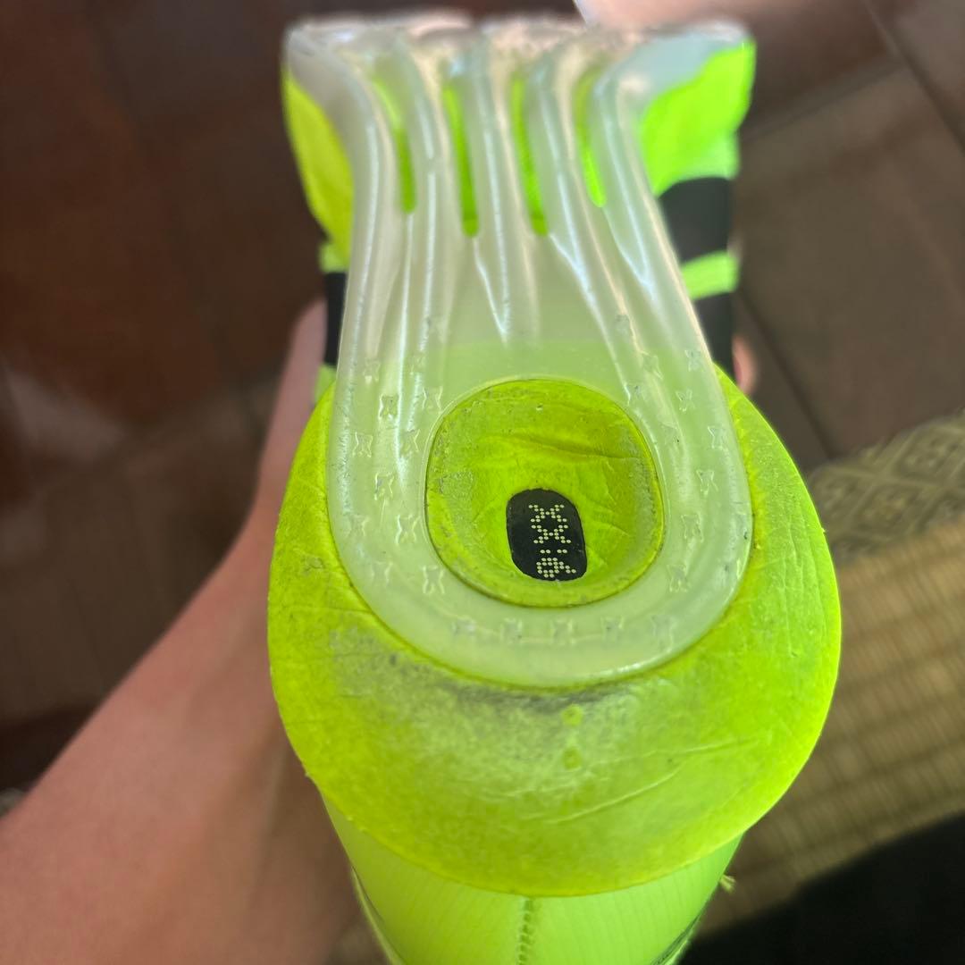 adidas primeSP4 スパイクシューズ 蛍光イエロー