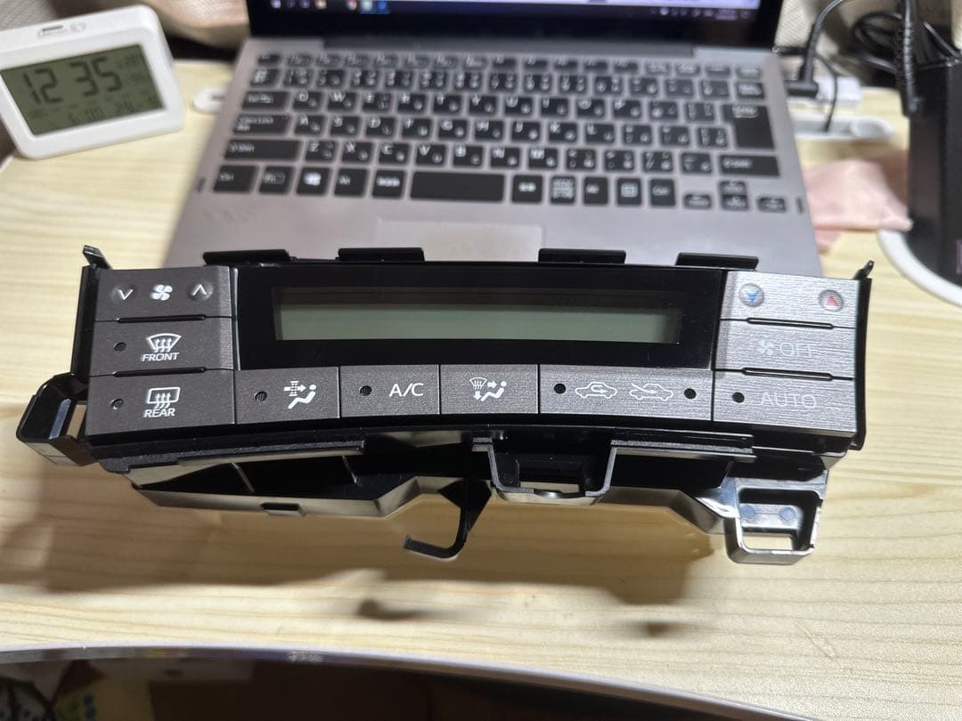 トヨタ 30プリウス　エアコンパネル