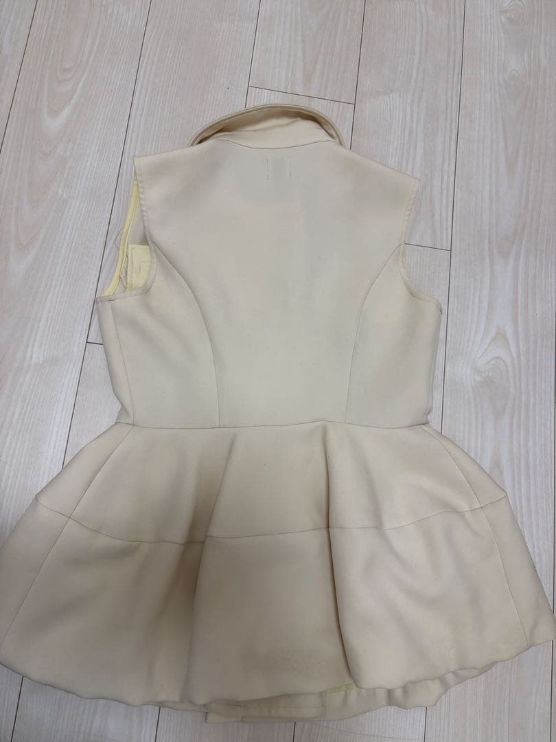 セール！！laubeblanc ローブブラン ノースリーブ ペプラムトップス