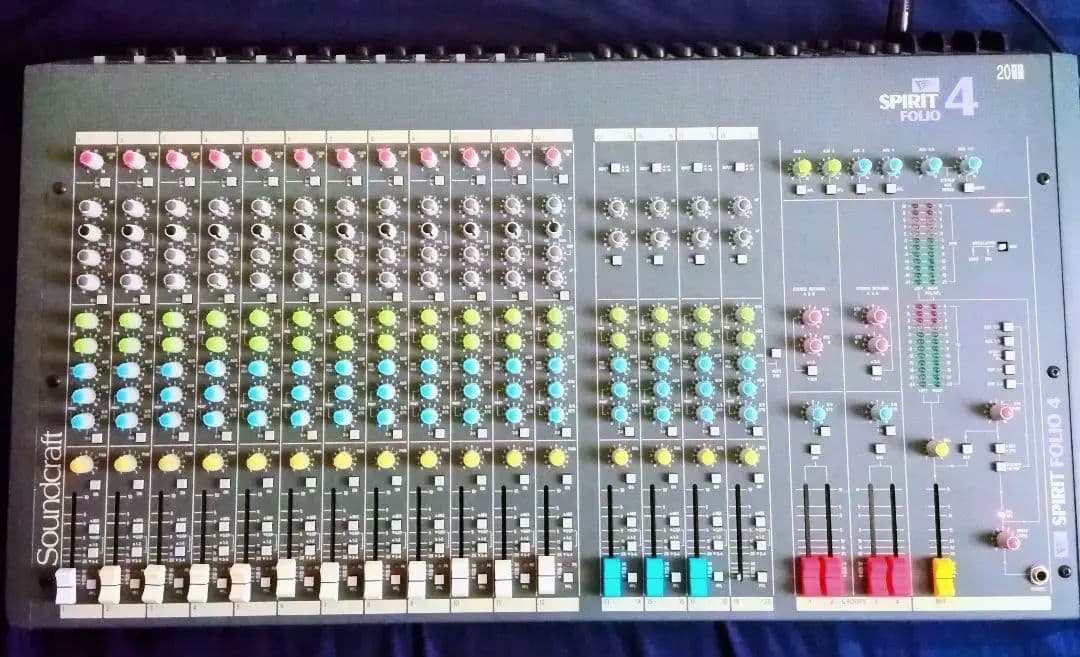 Soundcraft Spirit 4 アナログミキサー 16チャンネル