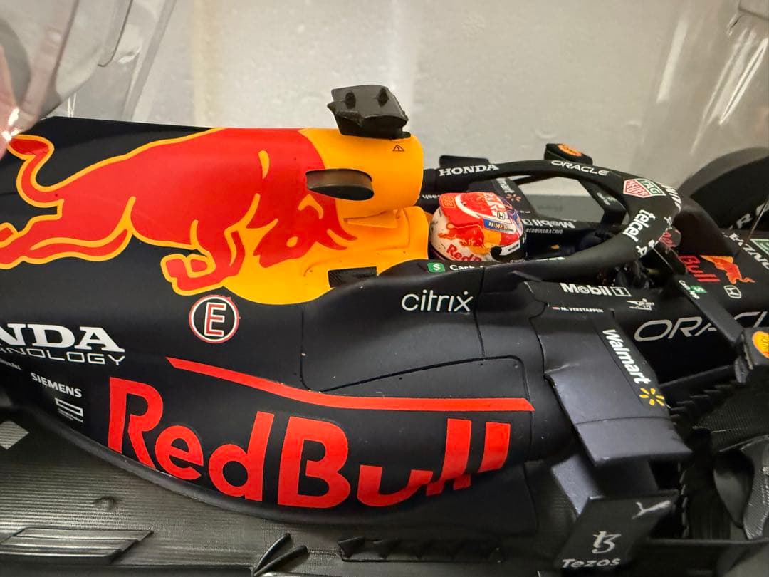 ミニカー Spark 1/18 Red Bull Racing Honda RB16B