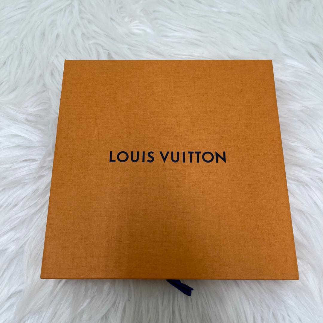 新品タグ付き✨ルイヴィトン　LOUIS VUITTON 　スカーフ　箱付き