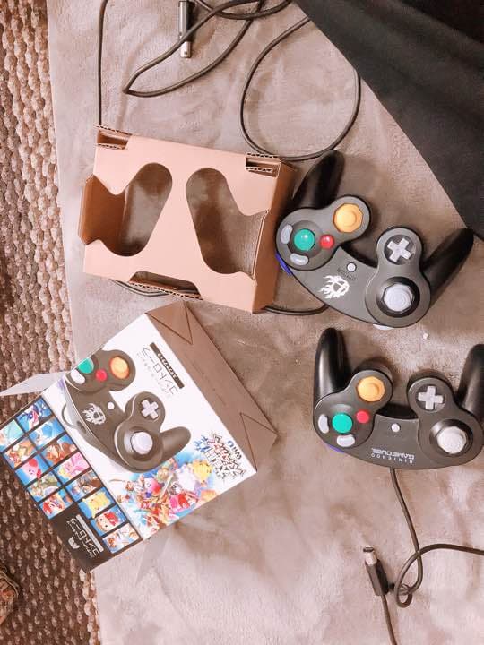 早いもの勝ち！！今なら！二個付けます！WiiU 大乱闘 ゲームキューブ ブラック