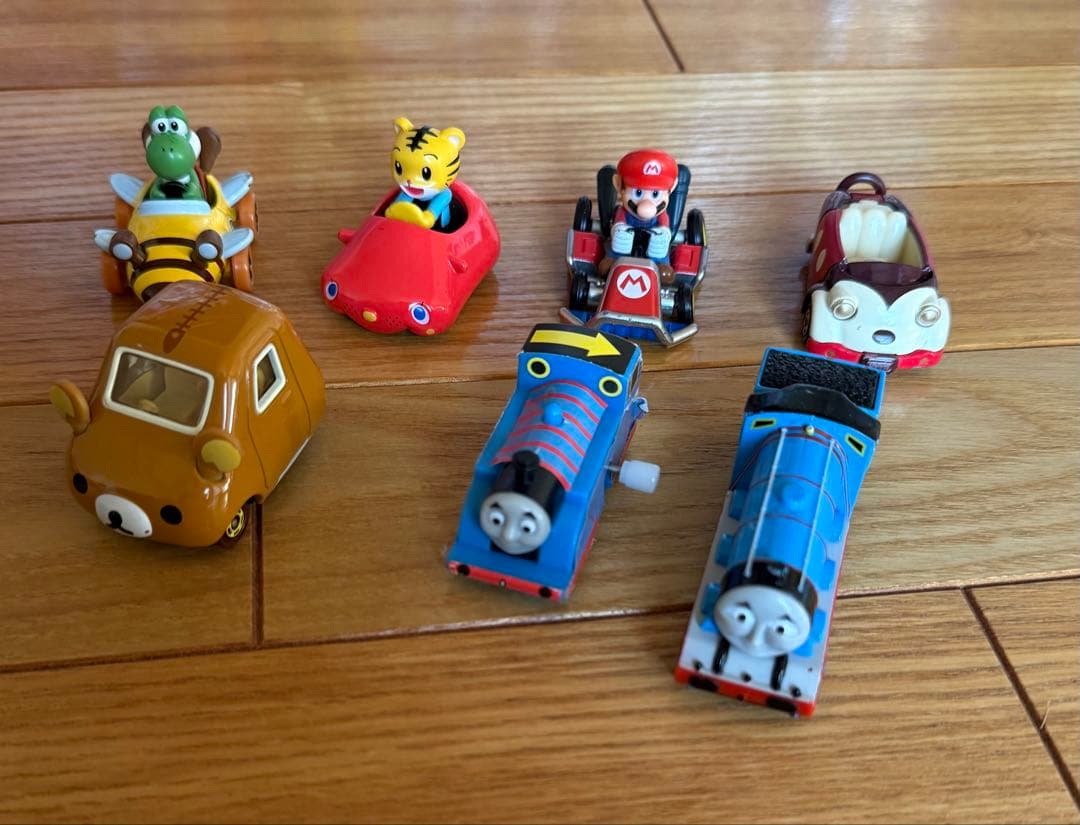 T*e様 トミカ　ディズニー　USJ カーズ　トーマス　トイストーリー　ツムツム