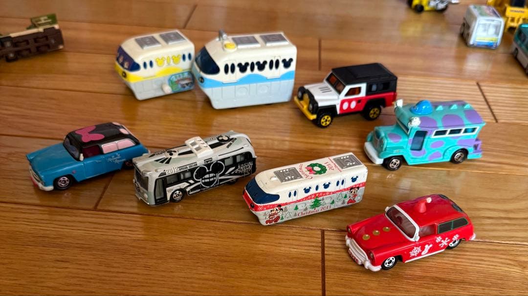 T*e様 トミカ　ディズニー　USJ カーズ　トーマス　トイストーリー　ツムツム