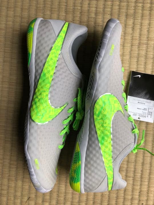 NIKE フットサルシューズ