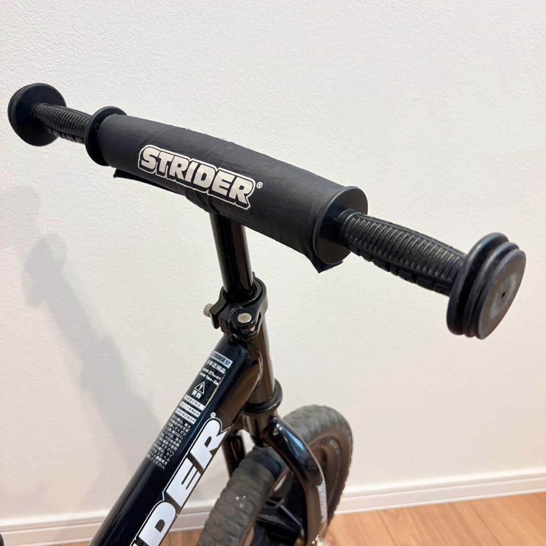 STRIDER！ストライダー12インチブラック黒バランスバイクスポーツモデル