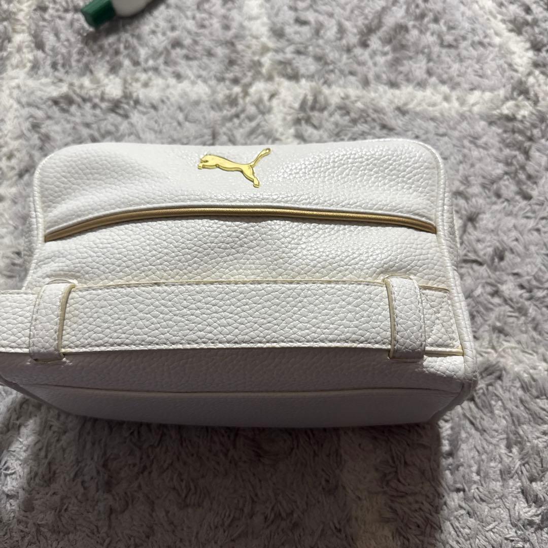 Puma ホワイト ジッパーポーチ