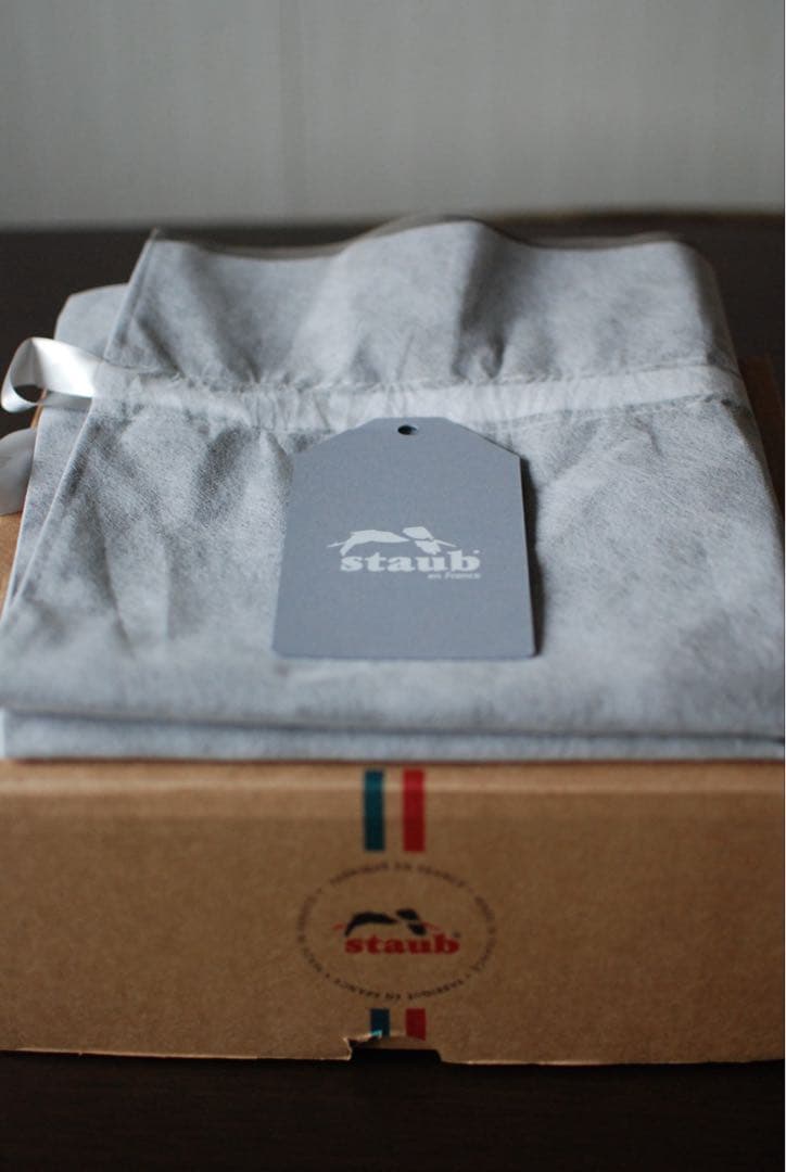 ストウブSTAUB LA COCOTTE 24㎝　ホーロー鍋