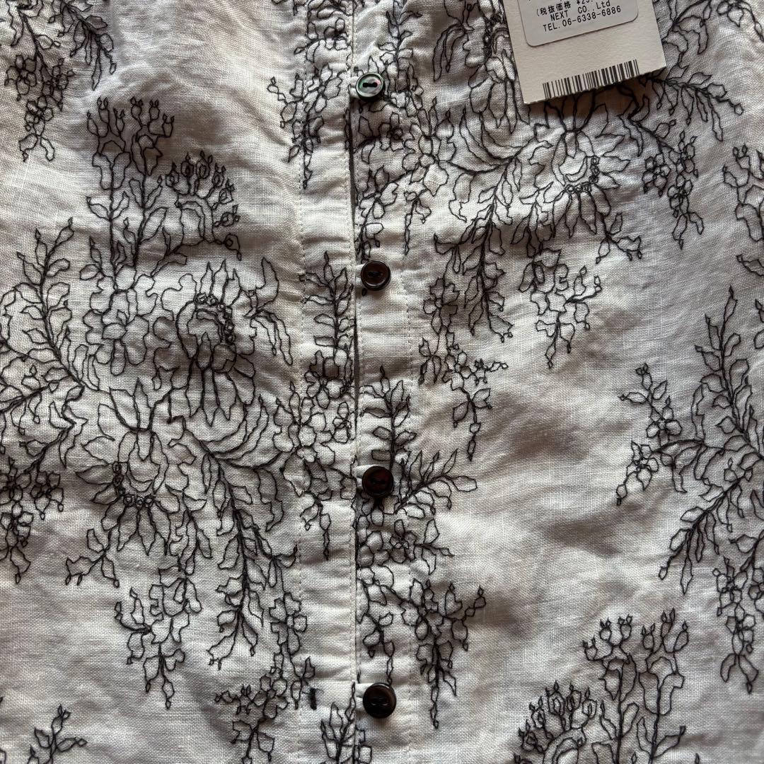 【nest Robe / ネストローブ】エンブロイダリーリネンブラウス　刺繍