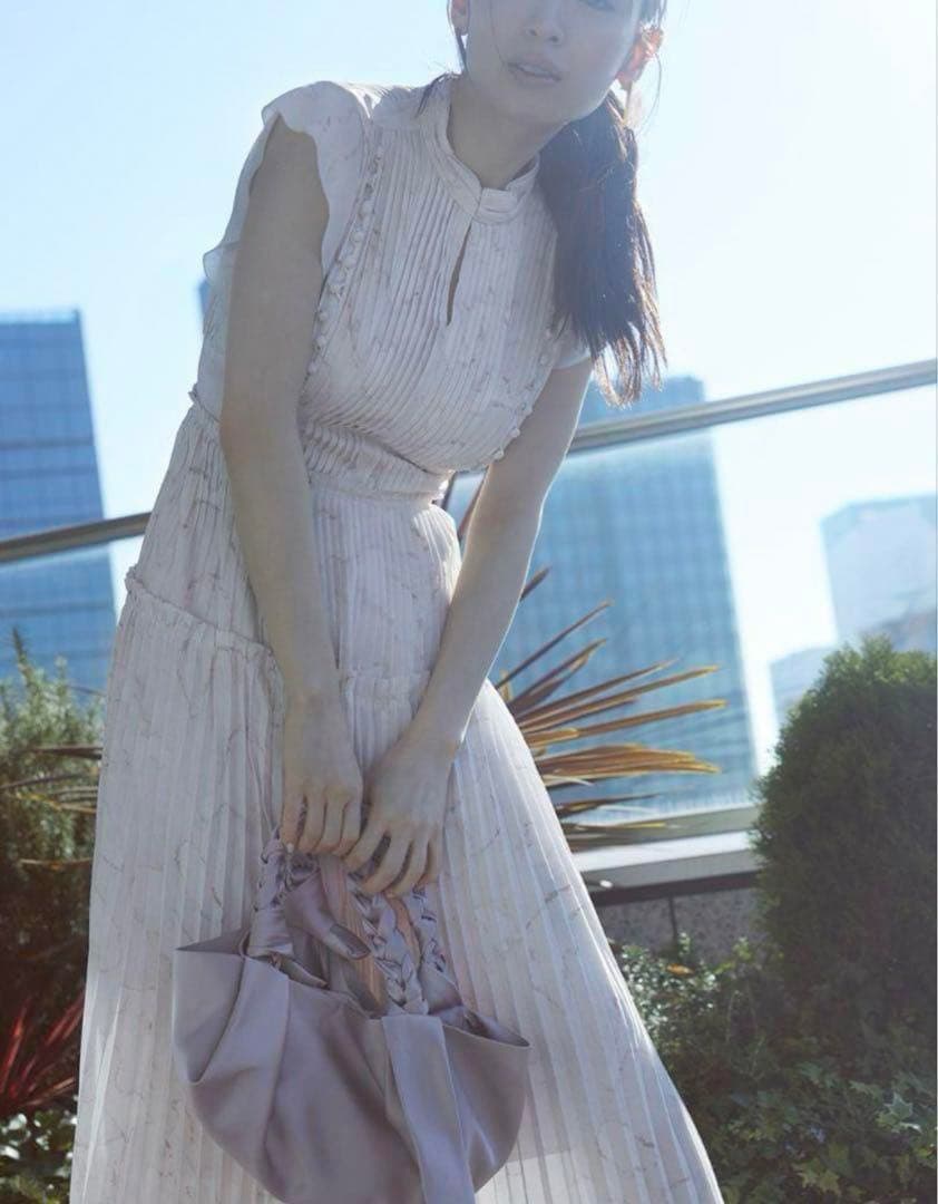 snidelスナイデルプリーツロングワンピースサイズ0ピンクベージュ 泉里香