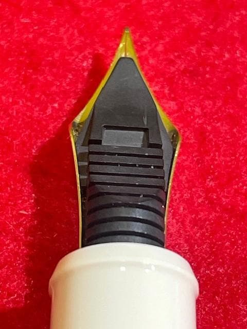 未使用品 プラチナ万年筆 センチュリー 3776 シュノンソーホワイトF 即送