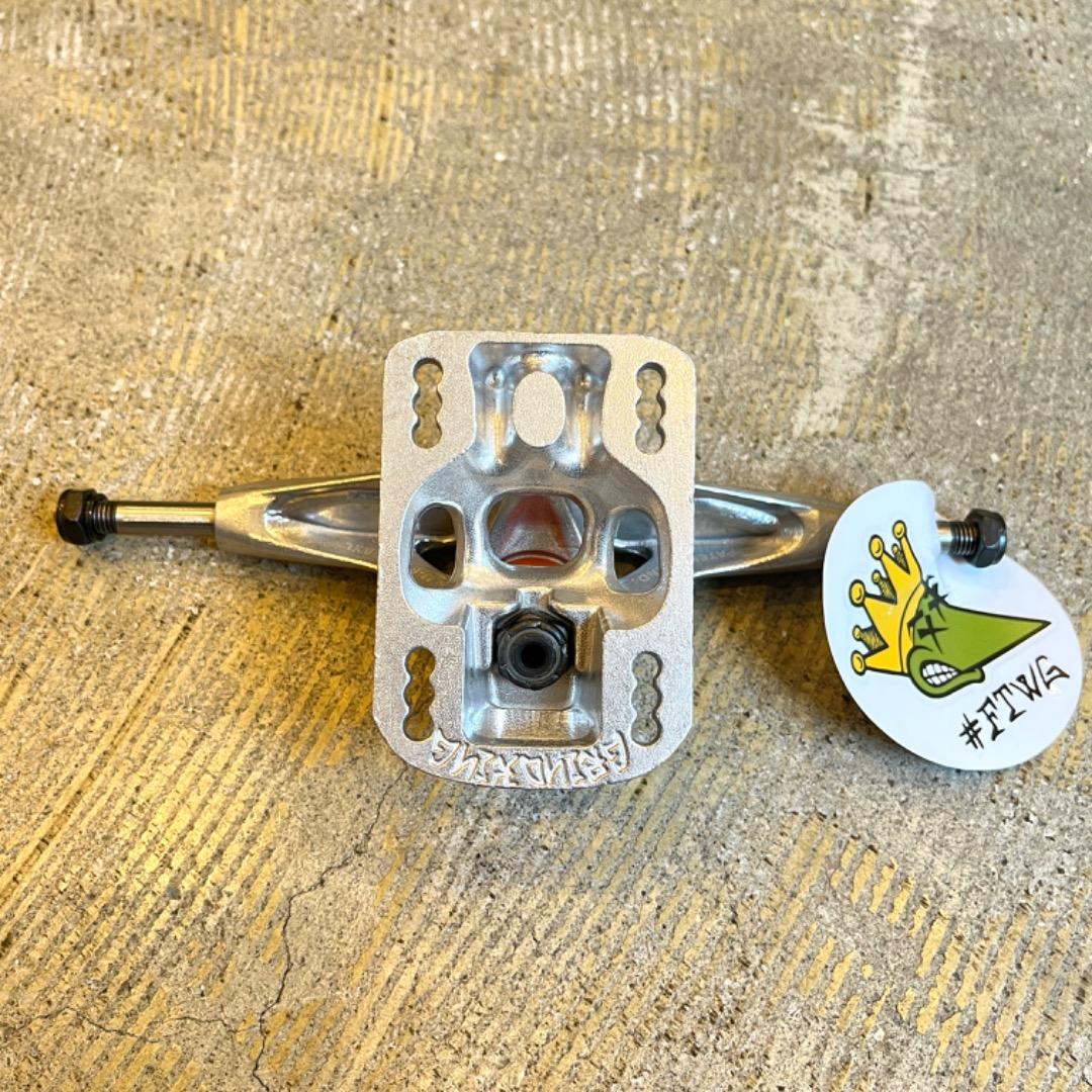 新品 GRIND KING TRUCK LOCKER 8.25サイズ トラック