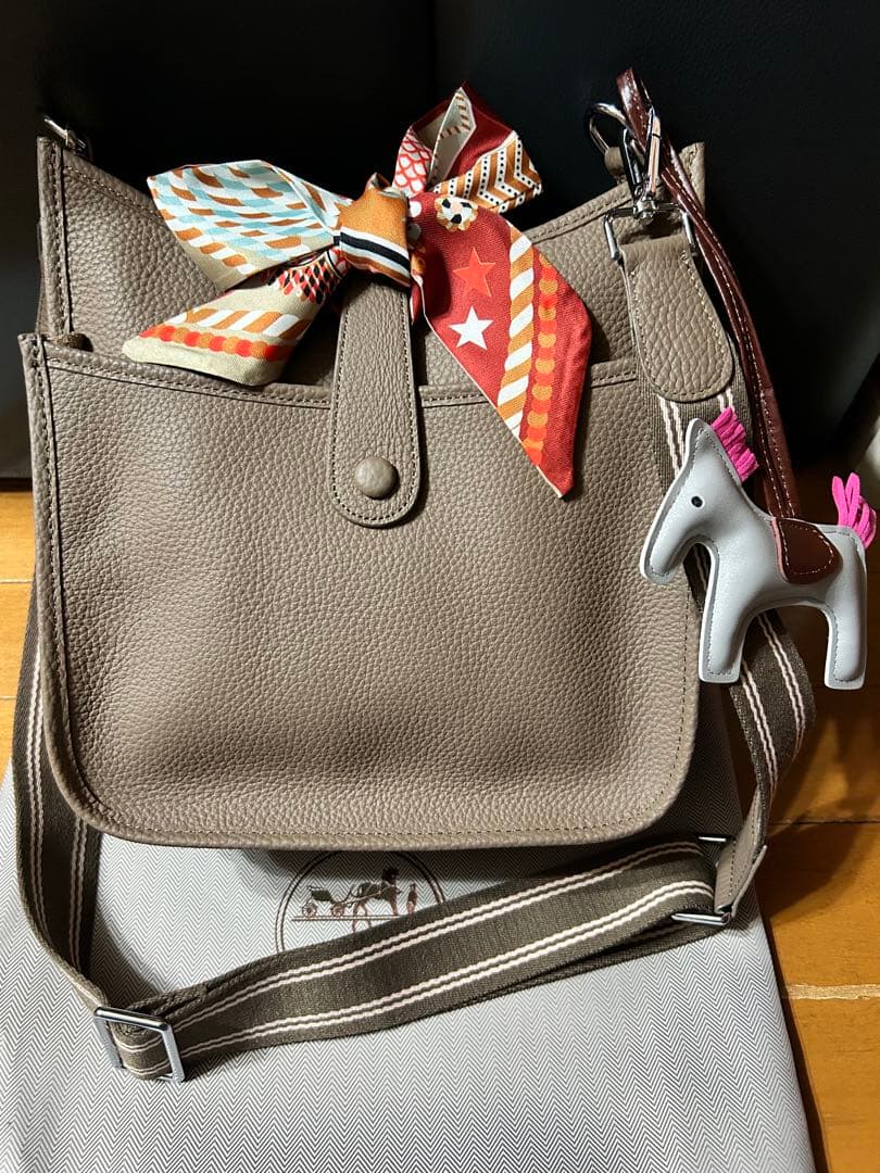 ❤️エルメス　エブリン ❤️ショルダーバッグ エトゥープ　スカーフ　馬ストラップ付