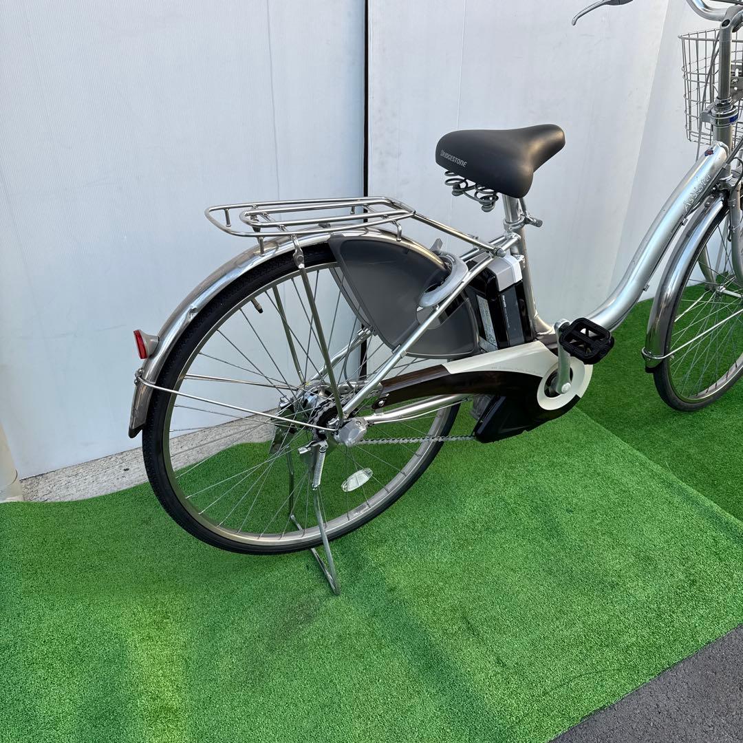 ブリヂストン電動アシスト自転車26インチ 8.9Ah シルバー