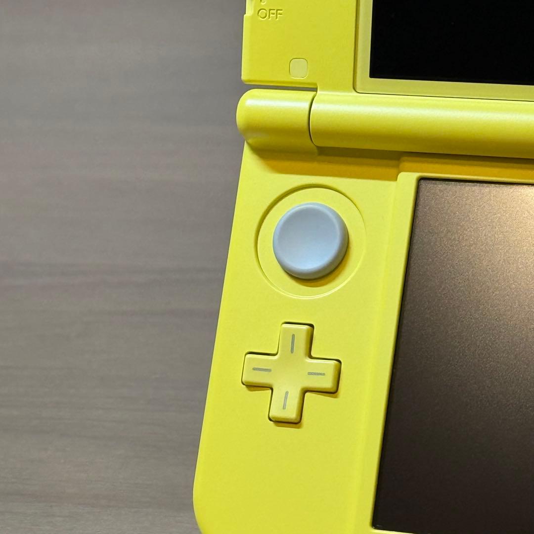 6-204 Newニンテンドー3DS LL ピカチュウ【イエロー】箱付き 美品