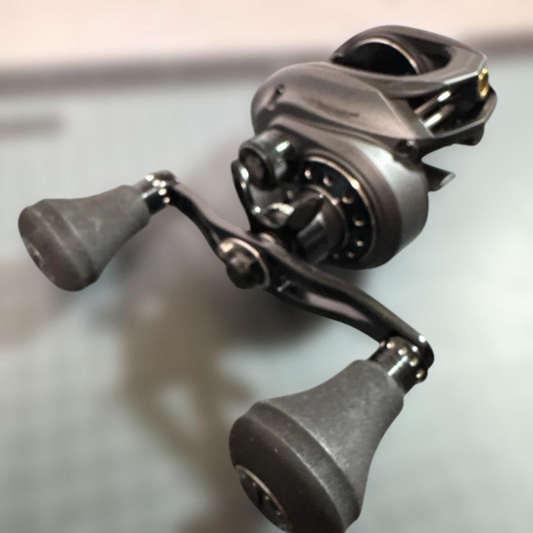 アブガルシア レボビースト40-HS 右巻 美品