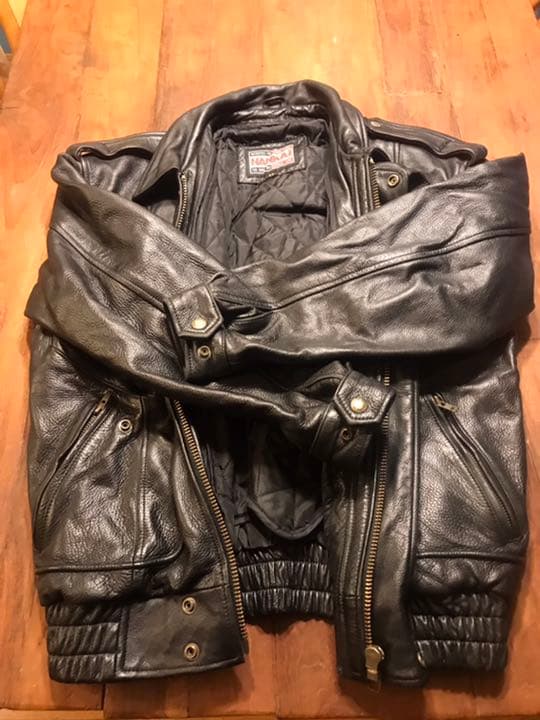 南海部品製の極厚革のライダースジャケットです。