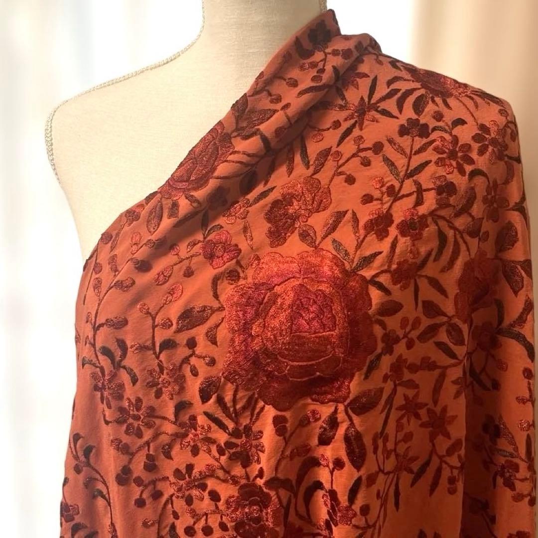 新品！シルク製高級マントン・オレンジ地赤刺繍　フラメンコ⭐︎ショール⭐︎衣装