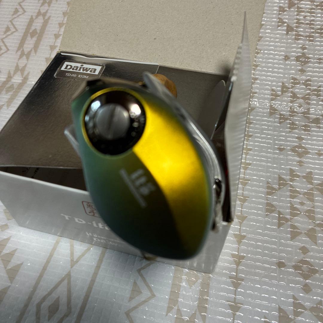 ￼メガバス、ダイワコラボリールTD-ito103M