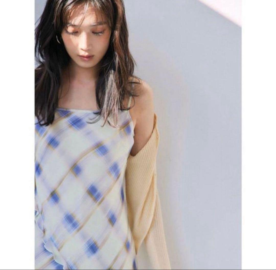 新品　FRAY.I.D レーヨンシフォンラッフルプリントキャミワンピ　アイボリー
