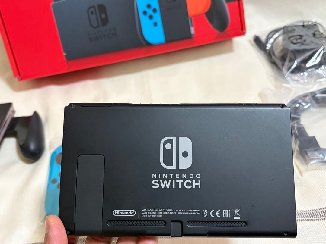 Nintendo Switch ネオンブルー/ネオンレッド 本体 Fifa 23