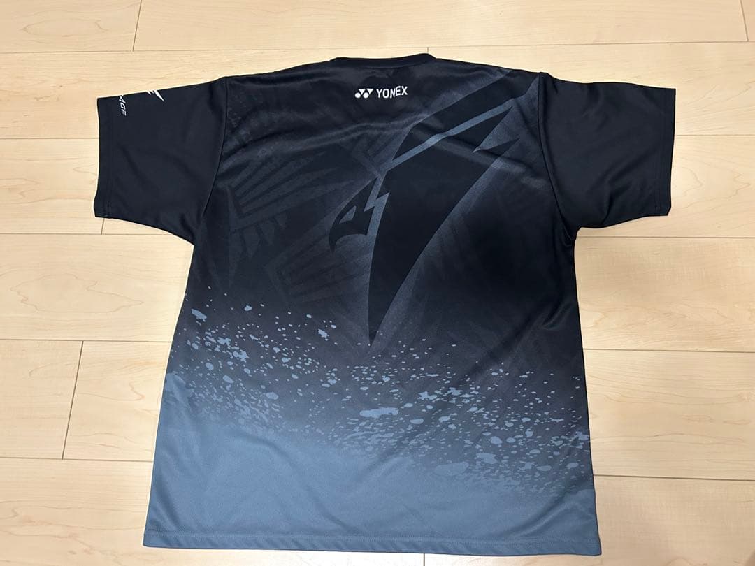 YONEX ボルトレイジ8 Tシャツ　Lサイズ　美品