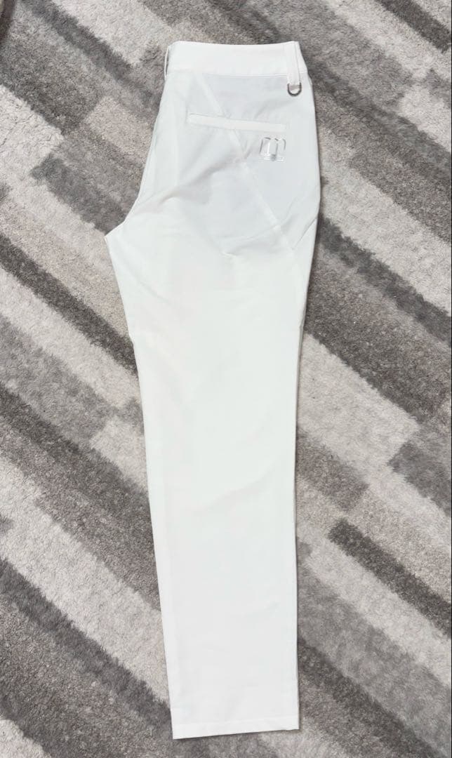 マンシングウェア　ゴルフパンツ　11号　ストレッチ速乾　白系　テーパードパンツ