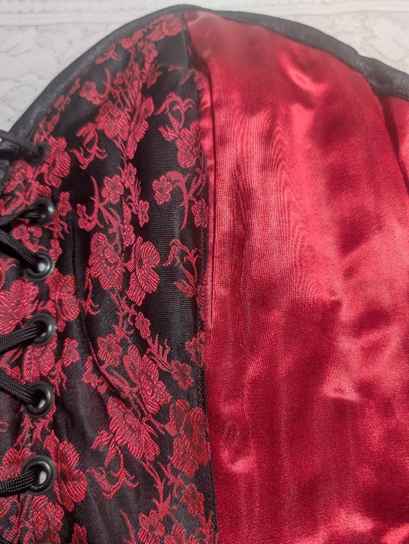 商談済み専用です！赤×黒のしっかりサテン地ファブリック！花柄コルセットビスチェ