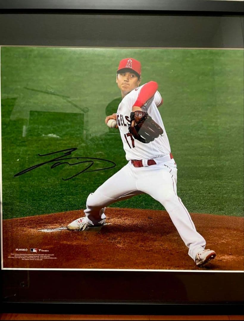 【直筆サイン】希少 大谷翔平 特大写真 正規MLBホログラム 高級額縁、鑑定書付