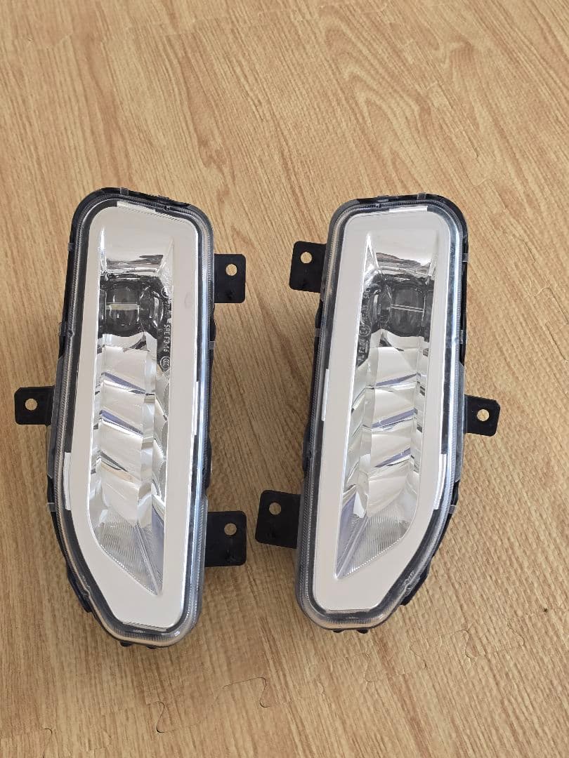 日産 純正 LEDフォグランプ 左右　C27 セレナ　フォグレンズ　左右セット