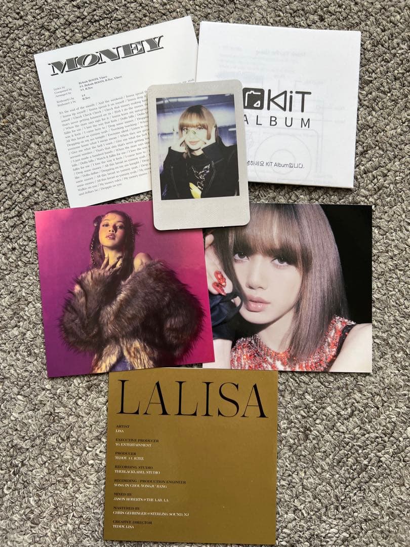 BLACKPINKリサFIRSTSINGLEALBUMフォトカード付き✨3セット