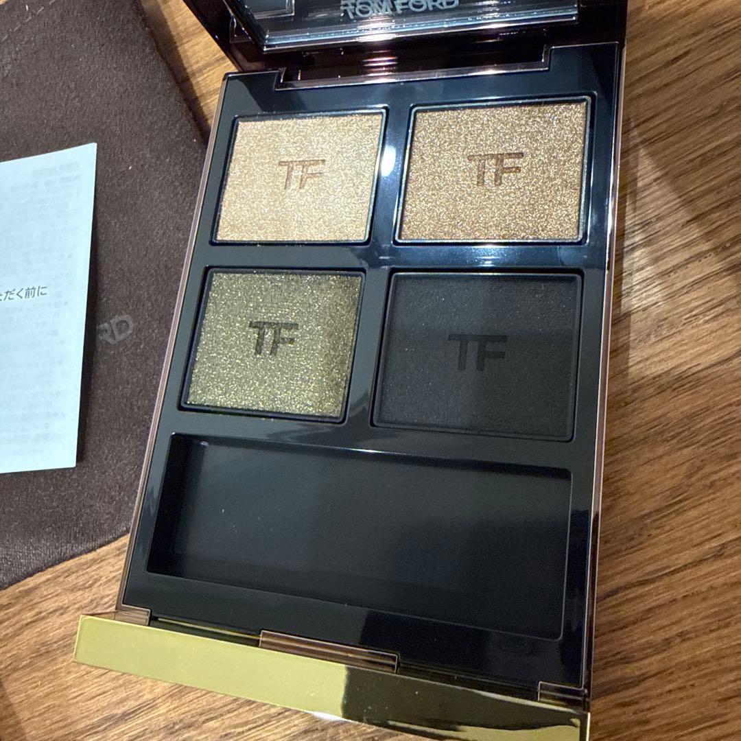 TOM FORD アイ カラー クォード 47 オリーブスモーク
