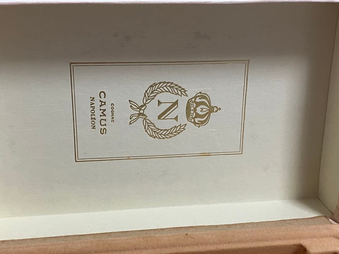 Camus Napoleon Cognac 750ml 金色ブック型